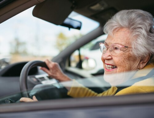 Когда пожилым людям следует прекратить водить машину?
